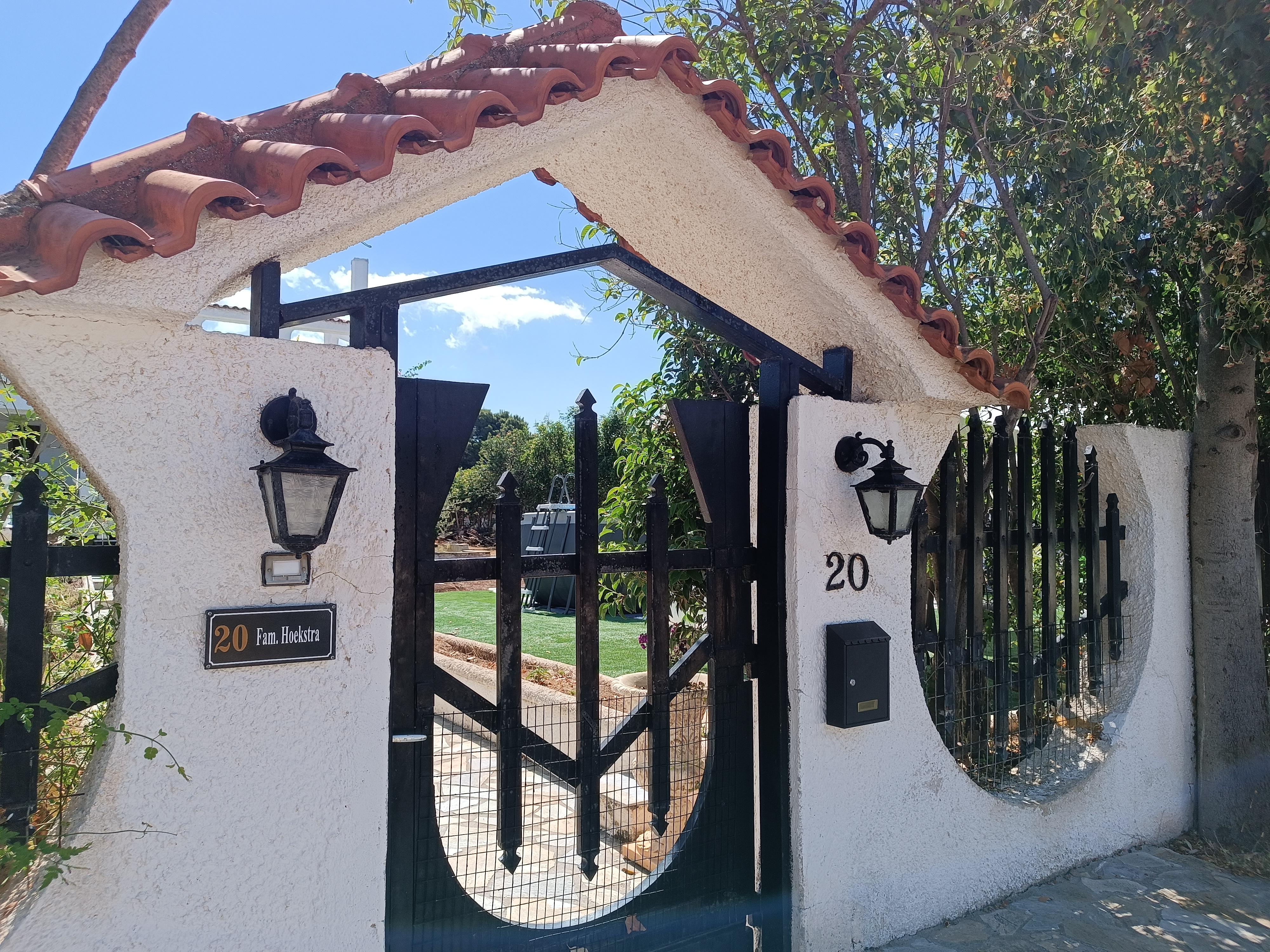 Ingang Villa Oniron